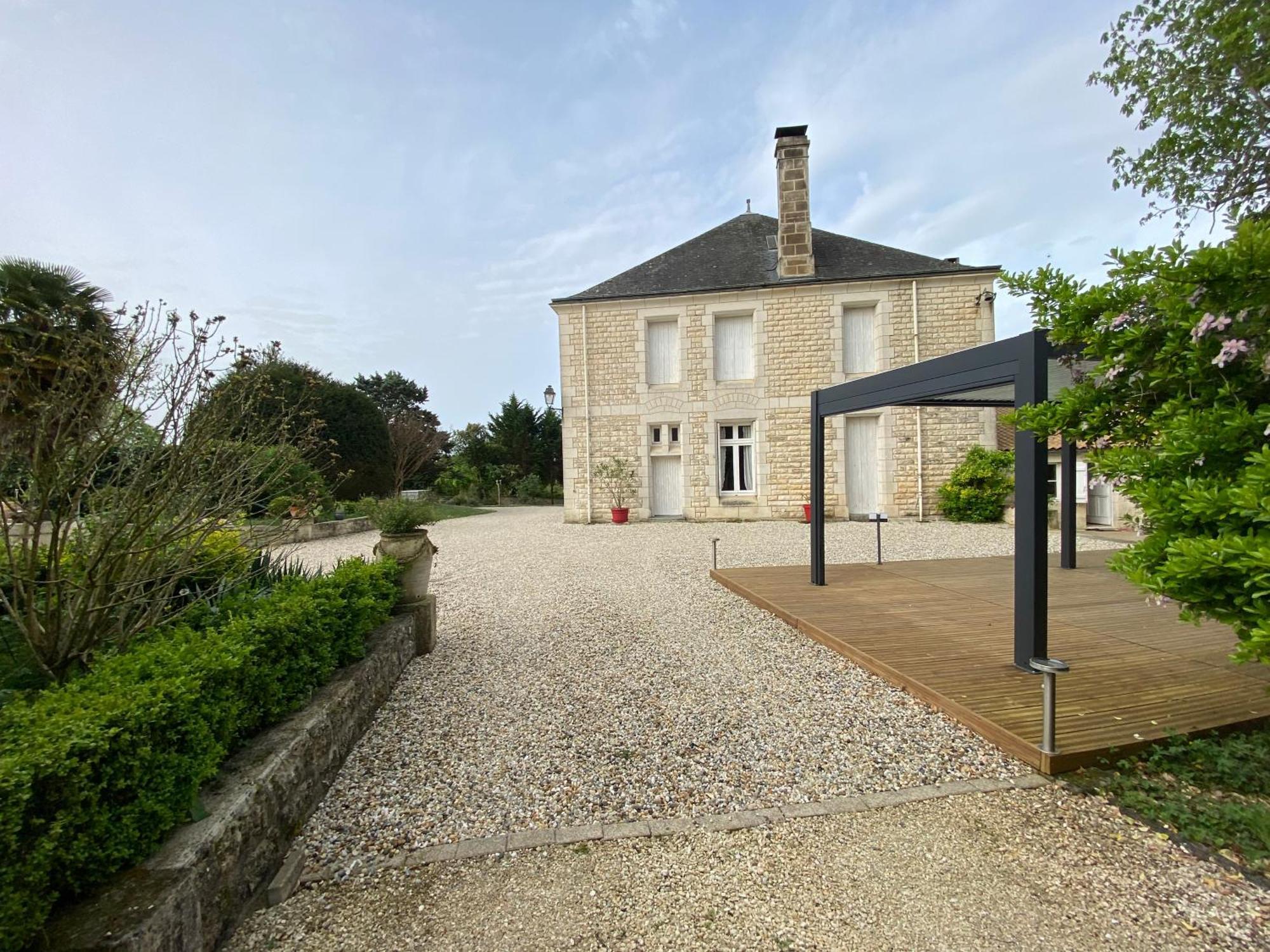 Domaine De La Perthuiserie Saint-Porchaire Exterior photo